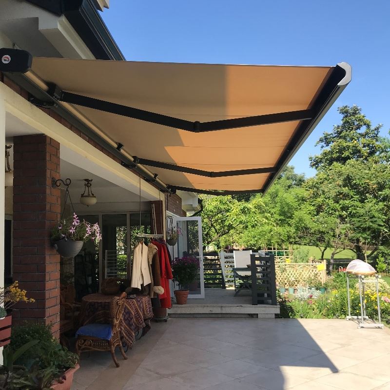 Priekšējo durvju tenta